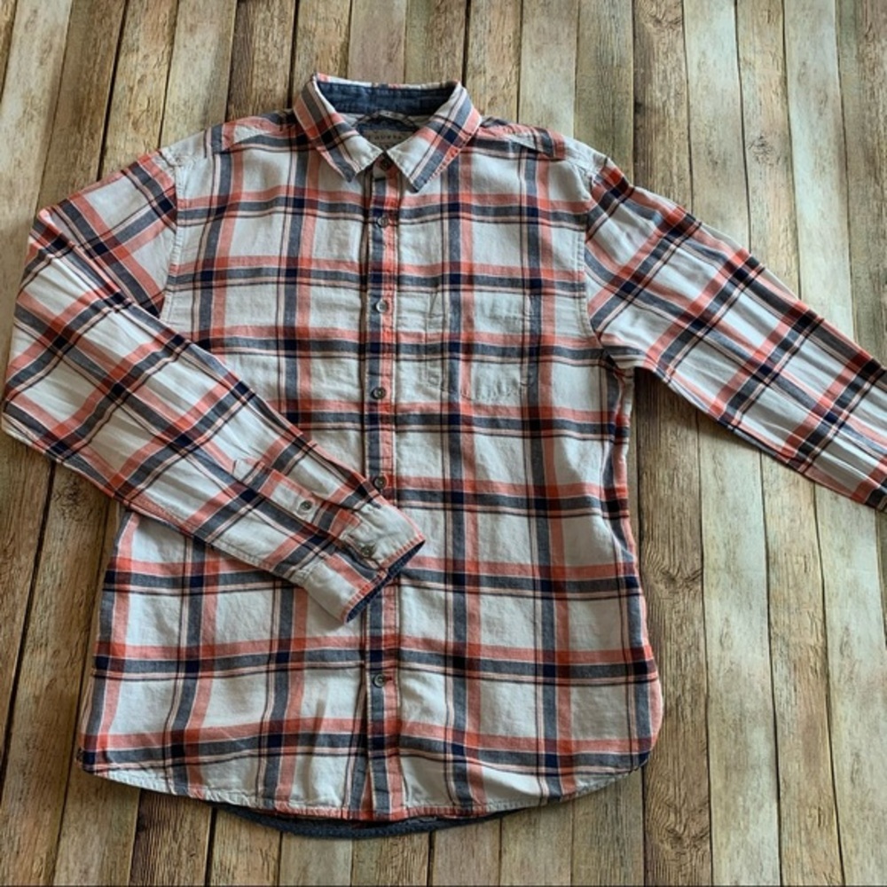 Guess men’s linen blend plaid button down shirt